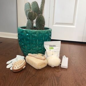 Spa set with shower essentials and bath